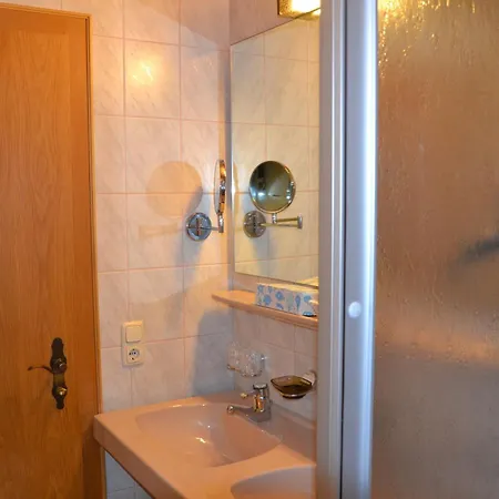 埃格利度假别墅 *