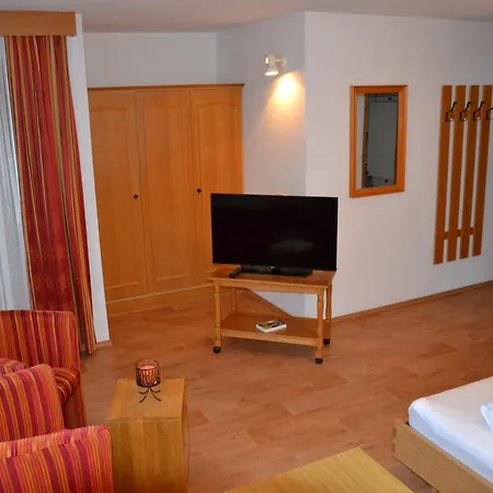 公寓 埃格利度假别墅 *